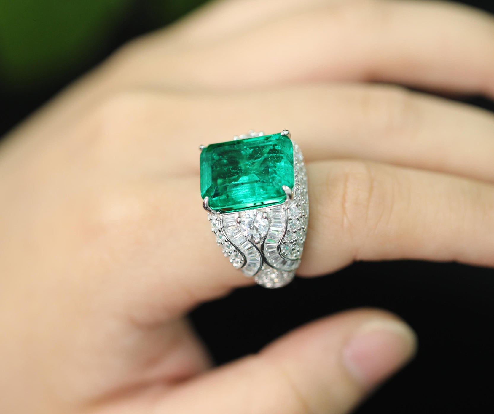 925 sterling silver gold-plated, high-carbon diamond, wood-sat green gem Artdeco Wonderland Eden Emerald Inlay Large Carat Ring.