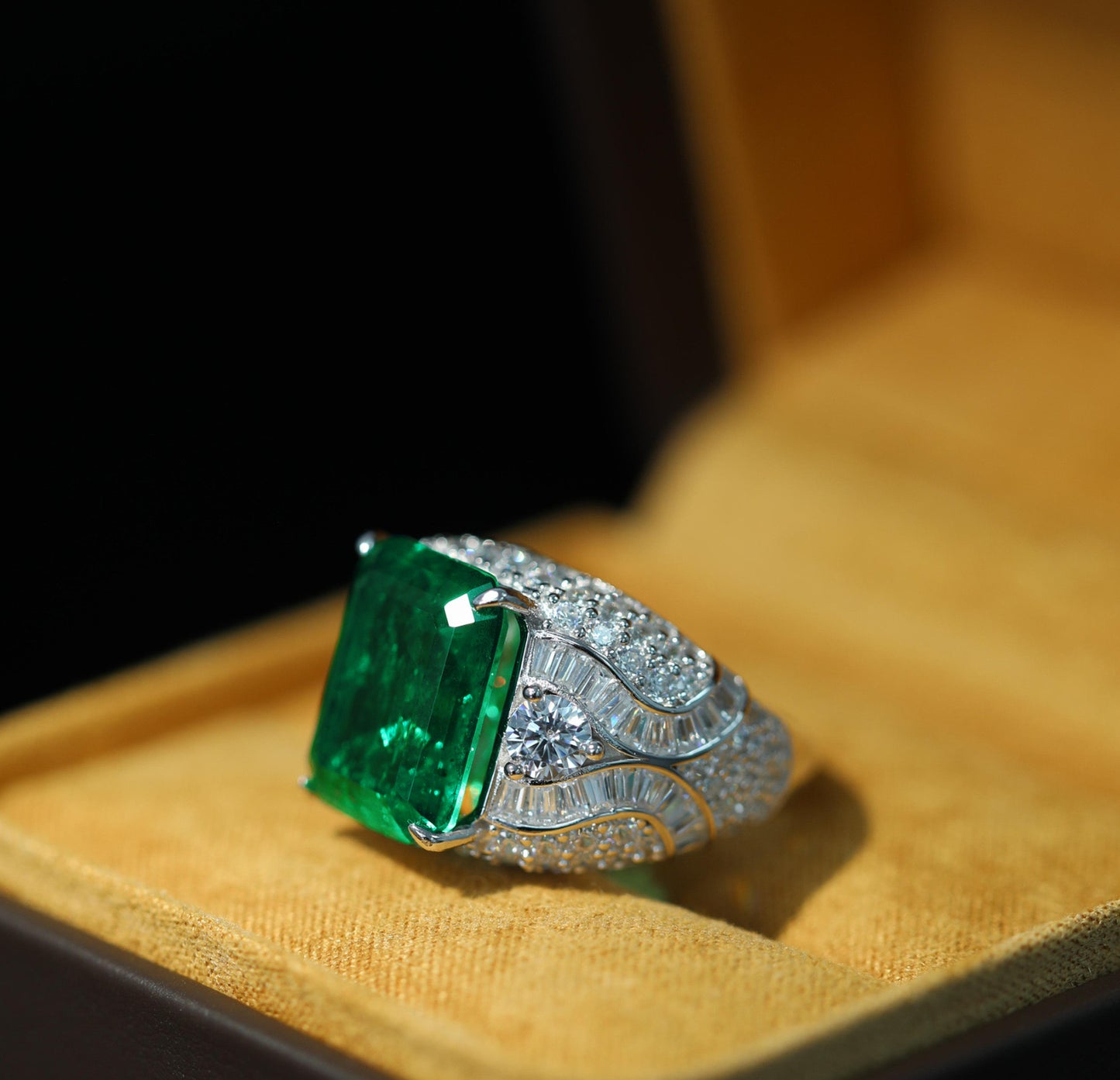 925 sterling silver gold-plated, high-carbon diamond, wood-sat green gem Artdeco Wonderland Eden Emerald Inlay Large Carat Ring.