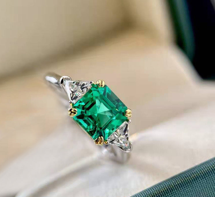 Emerald Cultivated 1.5 Carat Princess Cut Diamond Ring - Premium Classic Design