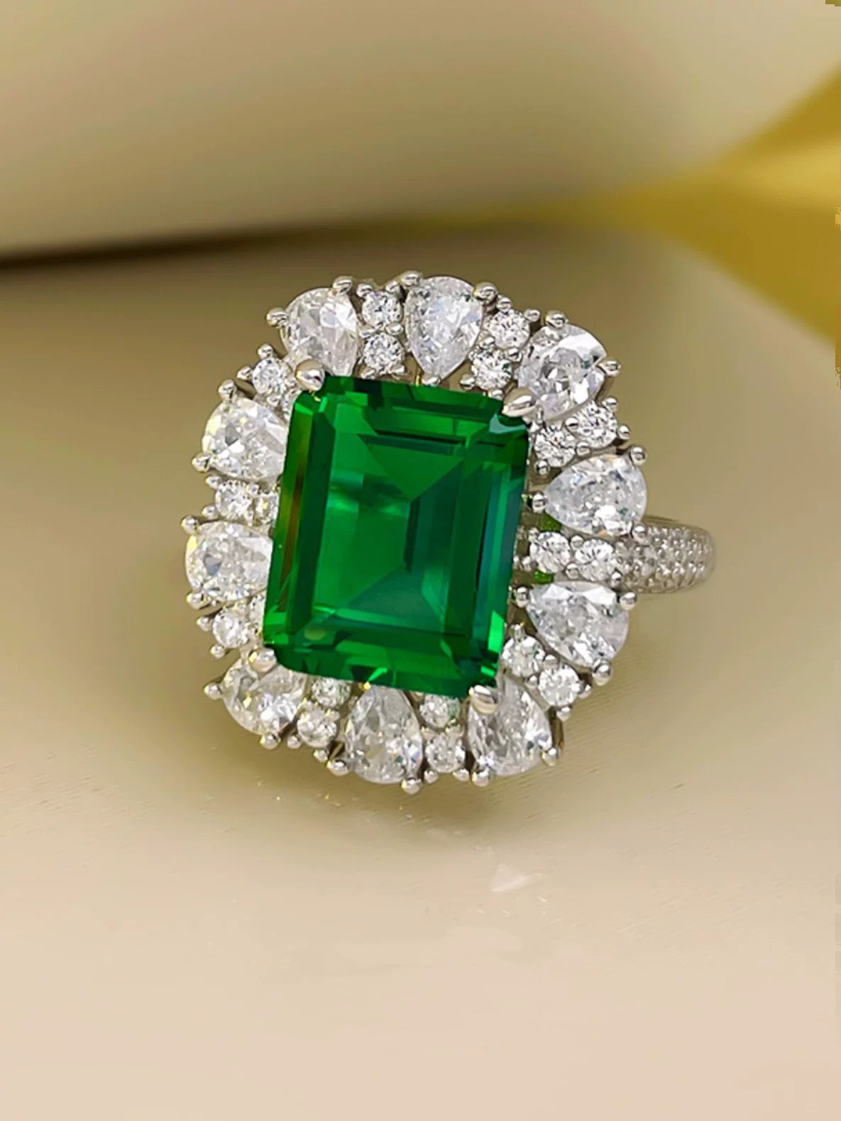 "High-end custom imported 5-carat emerald with high-carbon diamonds, 925 sterling silver, light luxury premium diamond ring."